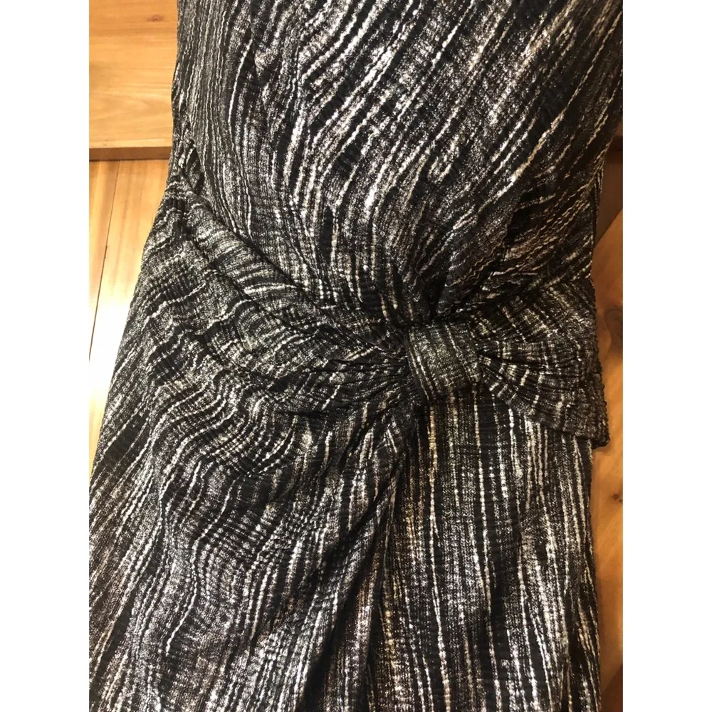 David Meister Black and Silver Metallic Formal - Picture 2 of 3